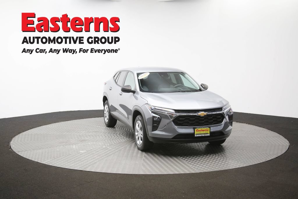 Used 2024 Chevrolet Trax LS w/ Driver Confidence Package FWD image 45