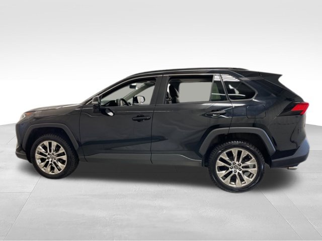 Used 2021 Toyota RAV4 XLE Premium AWD/4WD image 4