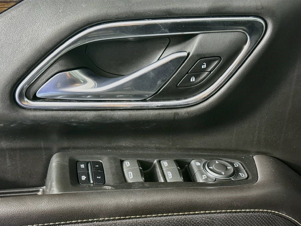 Used 2023 Chevrolet Suburban Premier AWD/4WD image 22