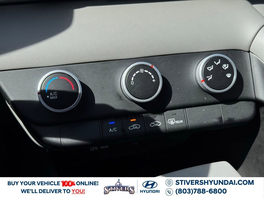 Used 2025 Hyundai Elantra SE image 30