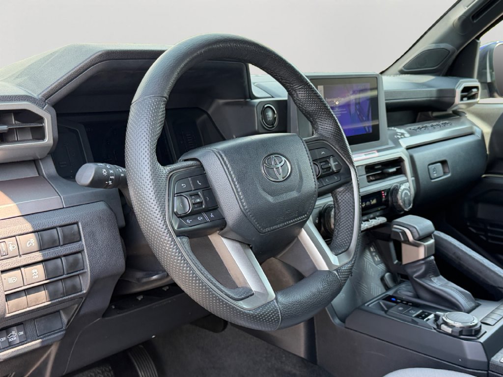 Certified 2024 Toyota Tacoma SR5 AWD/4WD image 18
