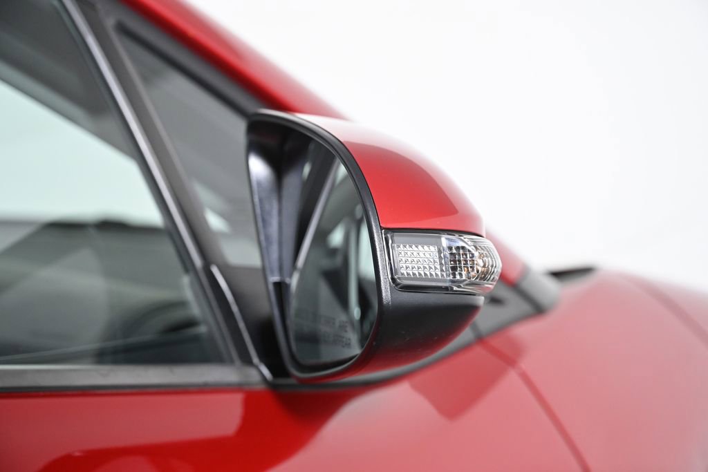 Used 2020 Toyota C-HR LE image 13