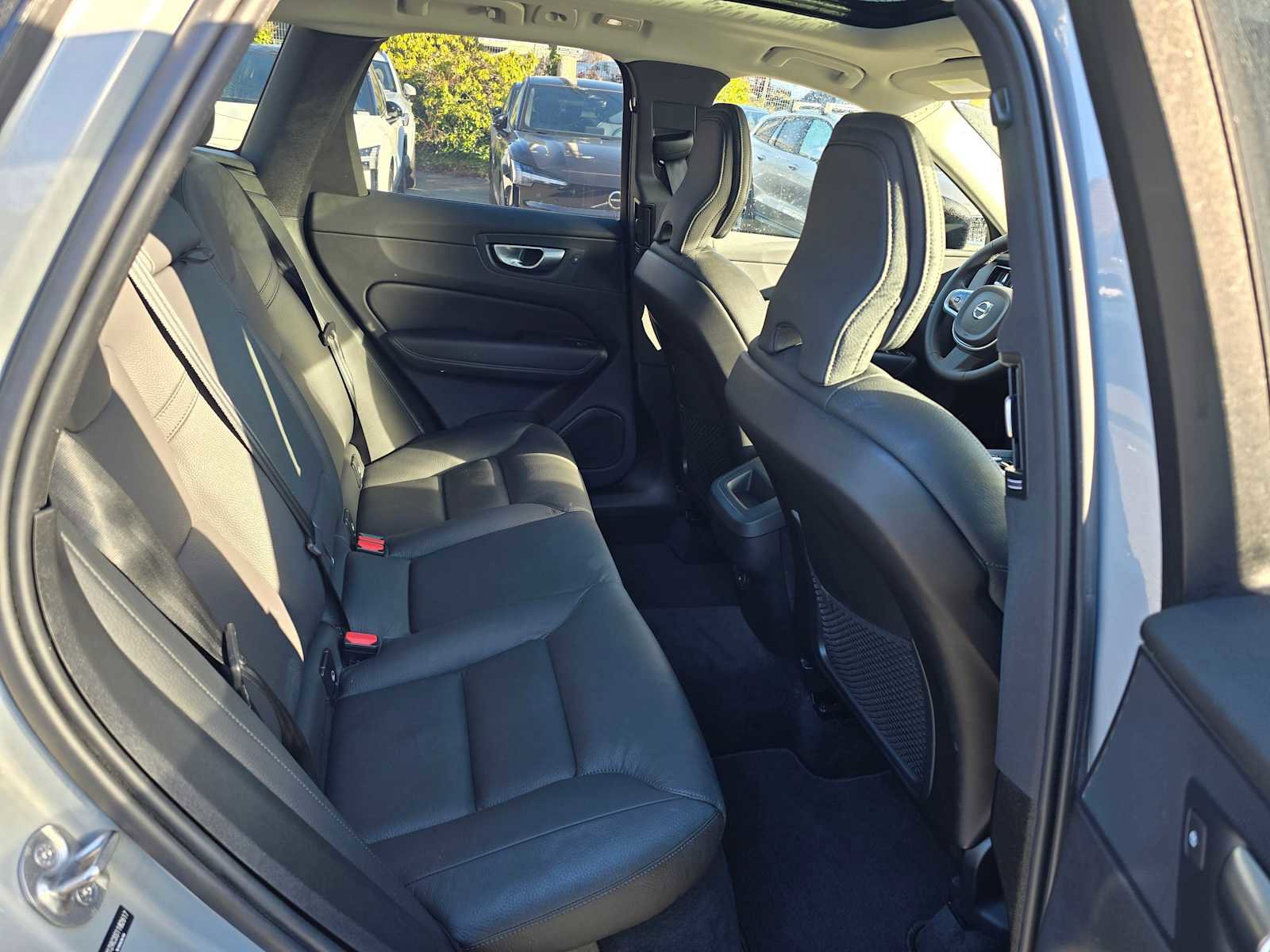 Certified 2025 Volvo XC60 B5 Plus image 12