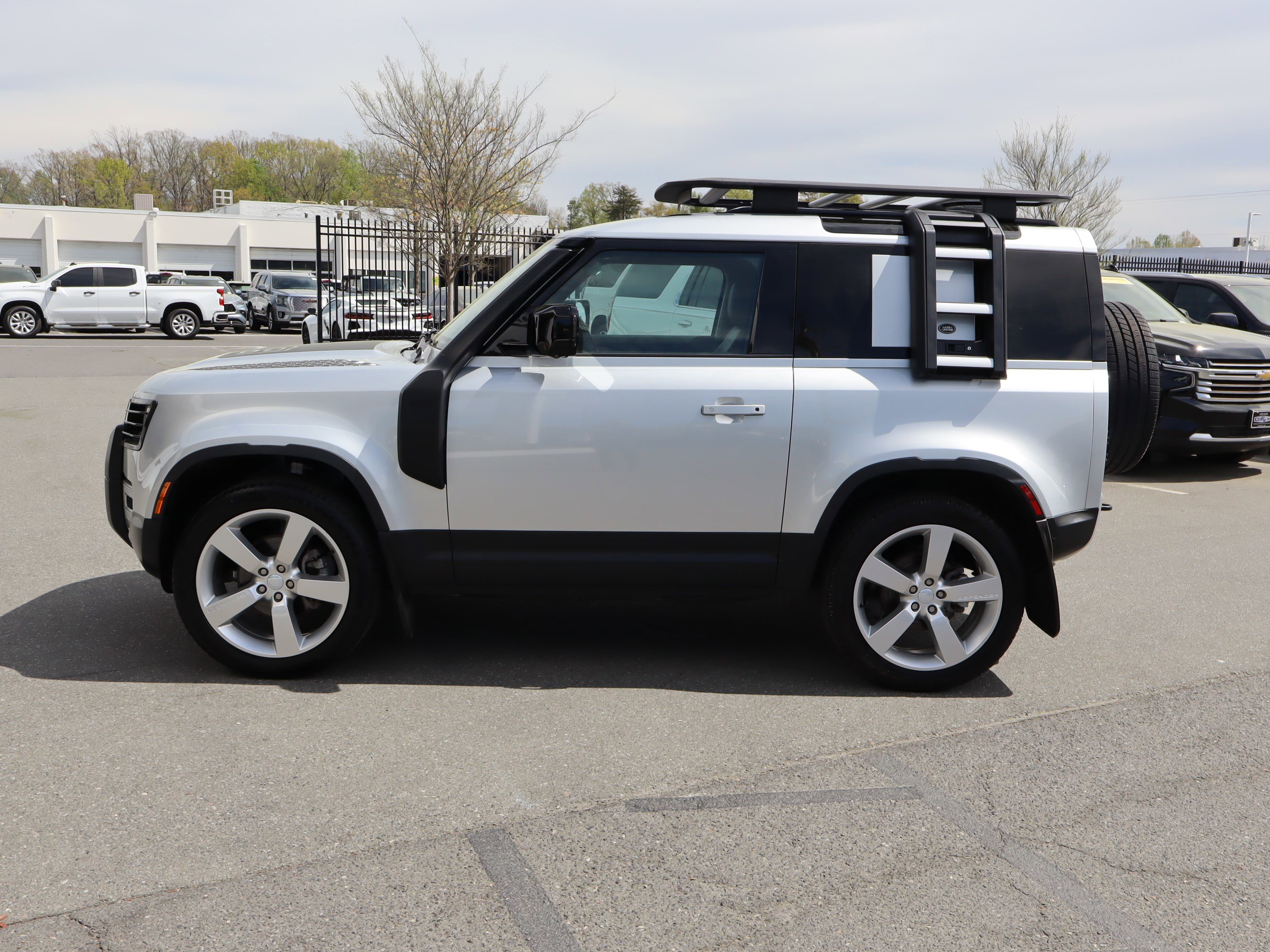 Used 2024 Land Rover Defender 90 S AWD/4WD image 7