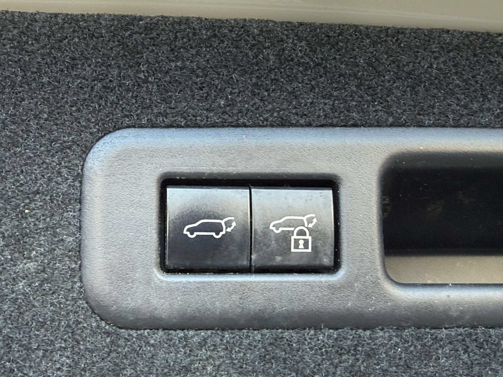 Certified 2022 Lexus RX 350L Premium w/ Premium Package AWD/4WD image 19
