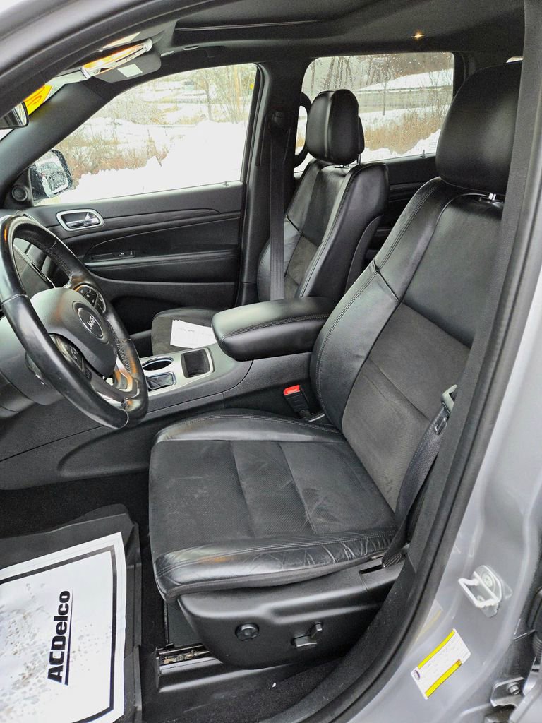 Used 2021 Jeep Grand Cherokee Laredo X image 12