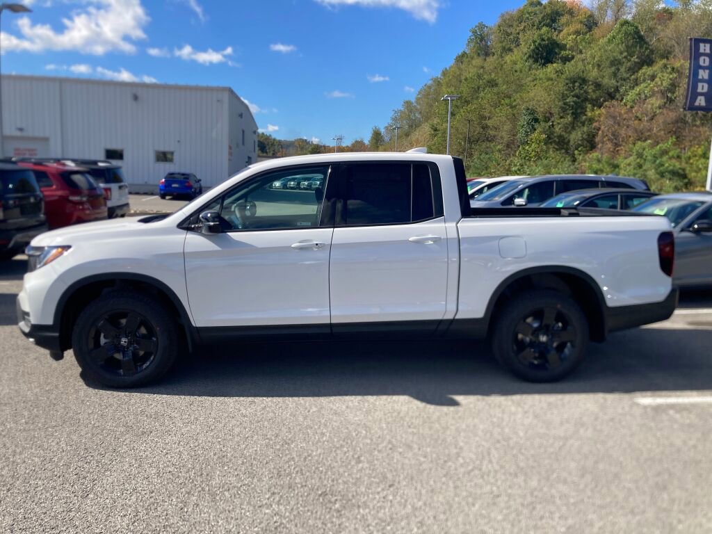 New 2026 Honda Ridgeline Black Edition image 3