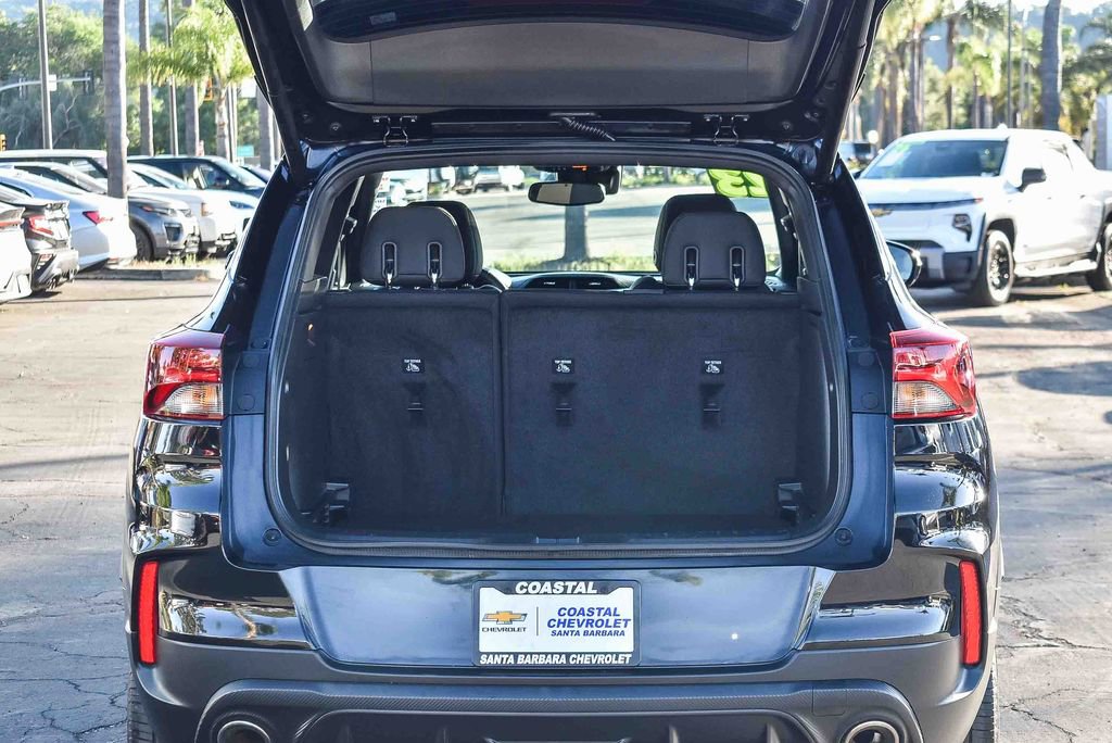 Used 2023 Chevrolet TrailBlazer RS w/ Sun and Liftgate Package image 25