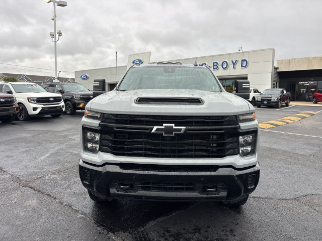 Used 2025 Chevrolet Silverado 2500 Custom w/ Custom Value Package AWD/4WD image 2
