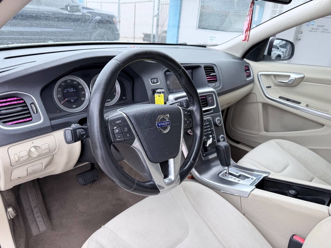Used 2012 Volvo S60 T5 image 16