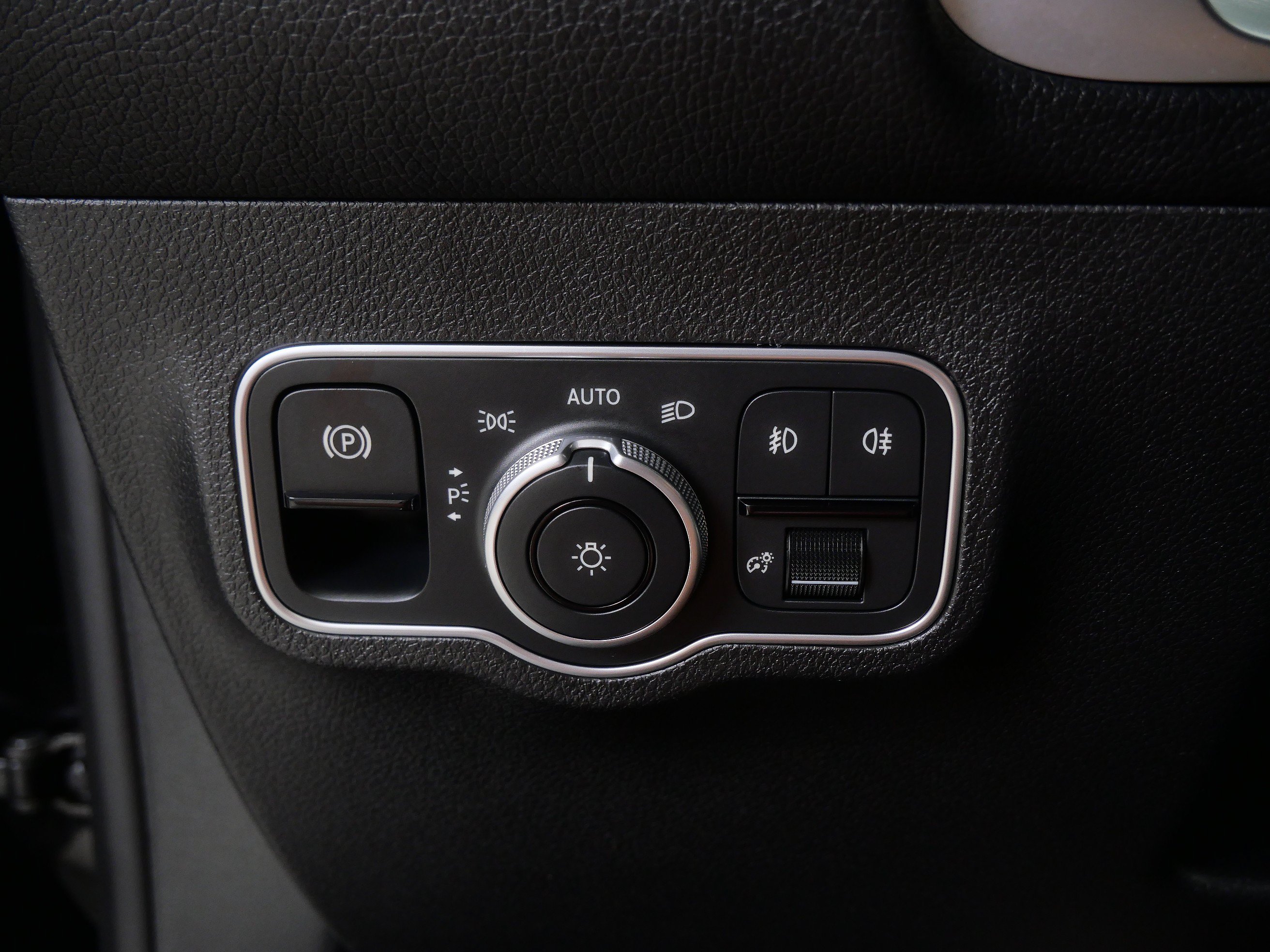 Certified 2026 Mercedes-Benz GLB 250 4MATIC image 30