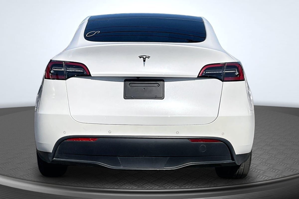 Used 2021 Tesla Model Y Long Range AWD/4WD image 4