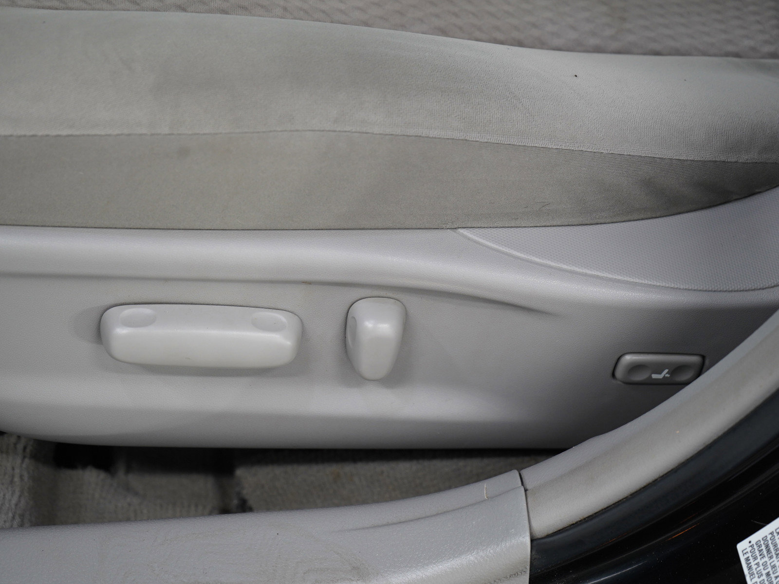 Used 2011 Toyota Camry LE w/ LE Extra-Value Pkg FWD image 21