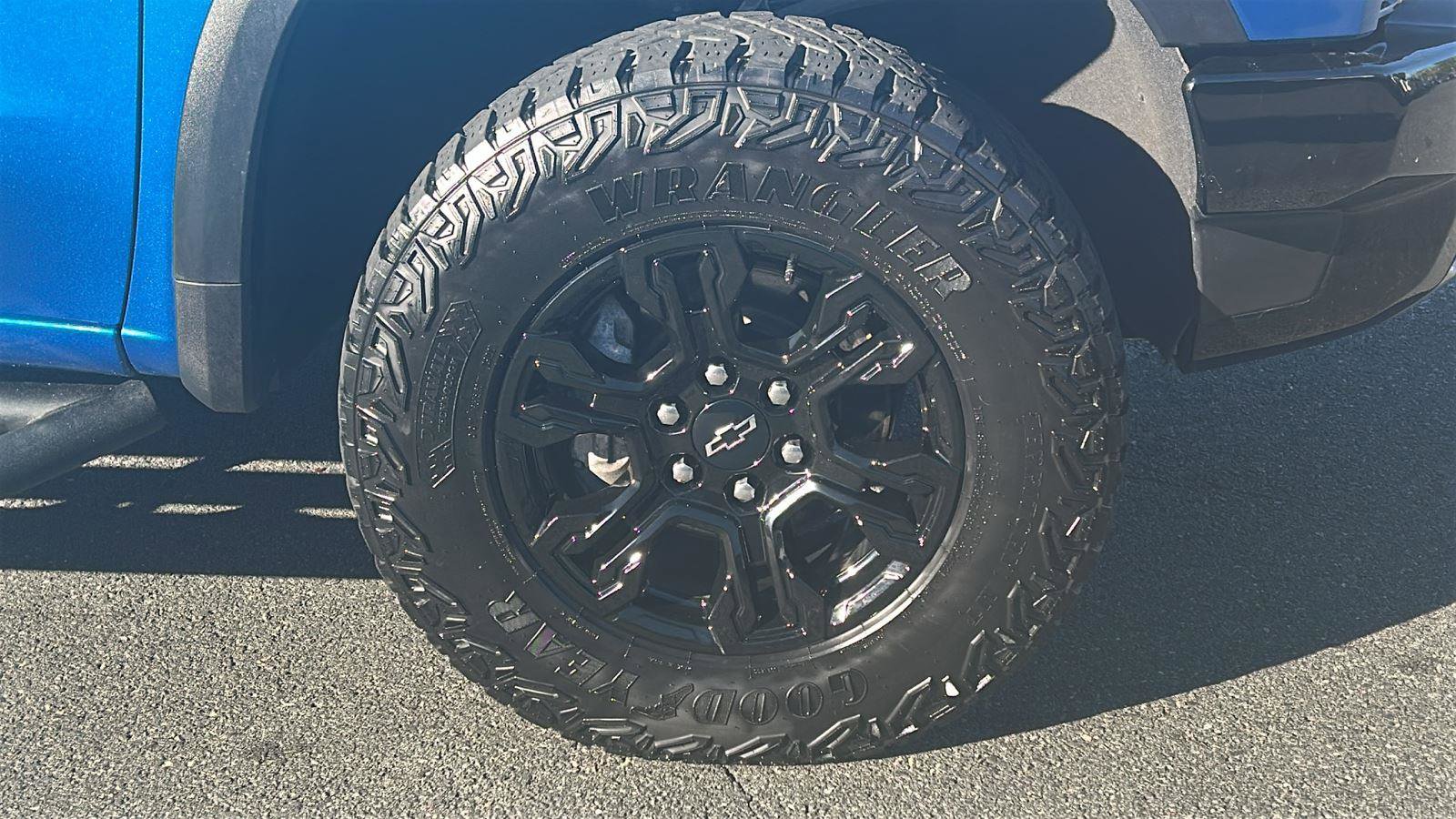 Used 2022 Chevrolet Silverado 1500 ZR2 w/ Technology Package image 11