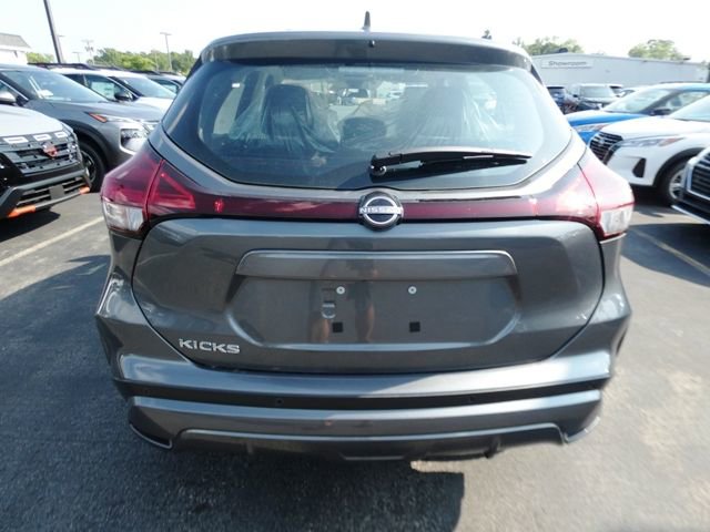 New 2025 Nissan Kicks Play S image 4
