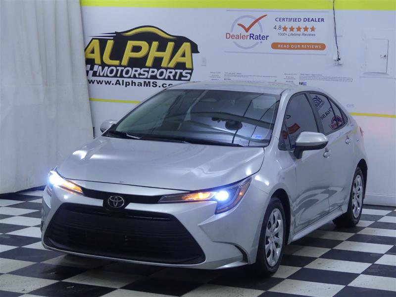 Used 2024 Toyota Corolla LE image 2