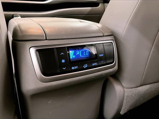 Used 2018 Toyota Highlander XLE AWD/4WD image 34