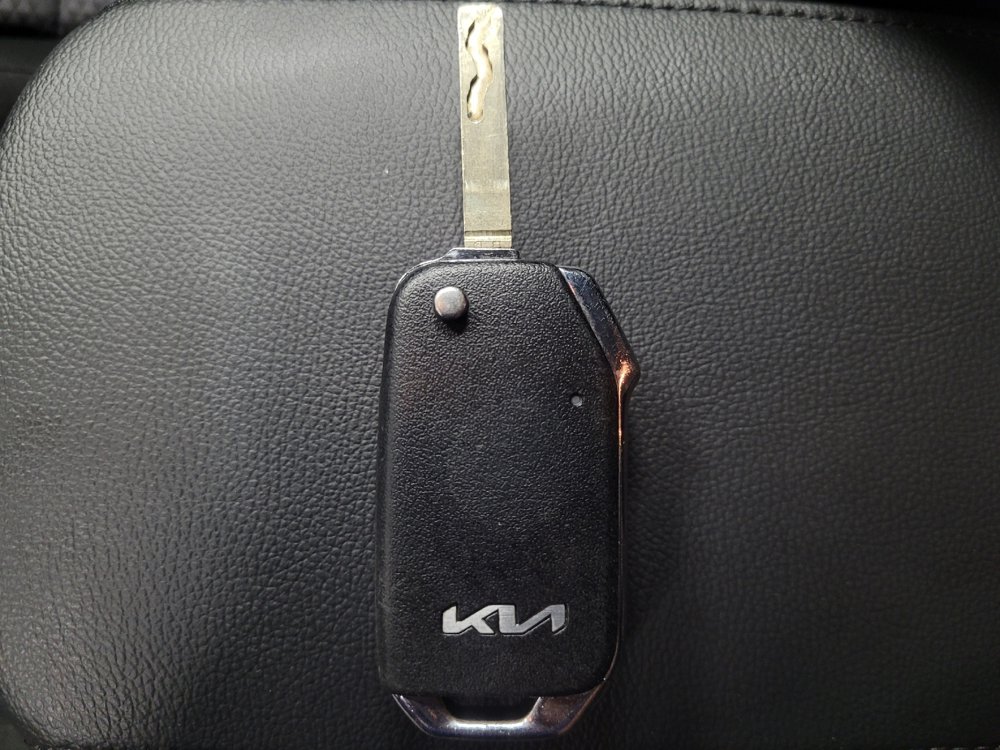 Used 2023 Kia Soul LX image 32