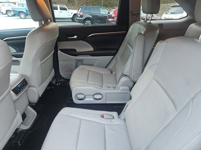 Used 2016 Toyota Highlander Limited image 15