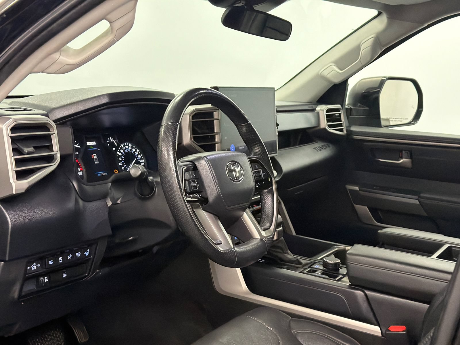Used 2022 Toyota Tundra SR5 w/ SR5 Premium Package AWD/4WD image 14