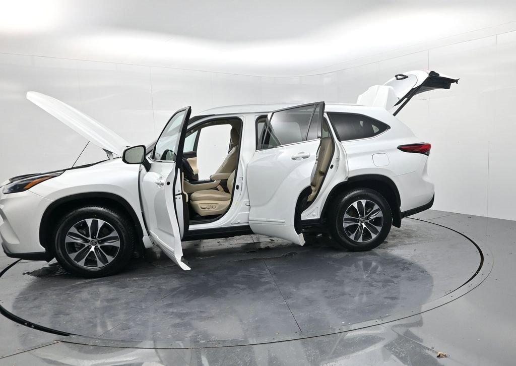 Used 2022 Toyota Highlander XLE image 78