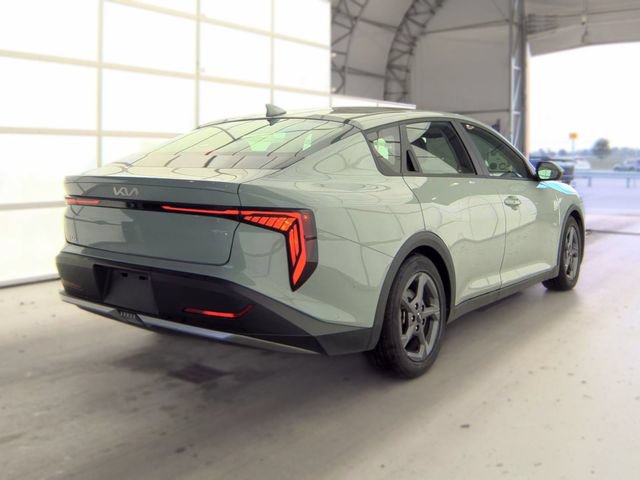 Used 2025 Kia K4 FWD image 3