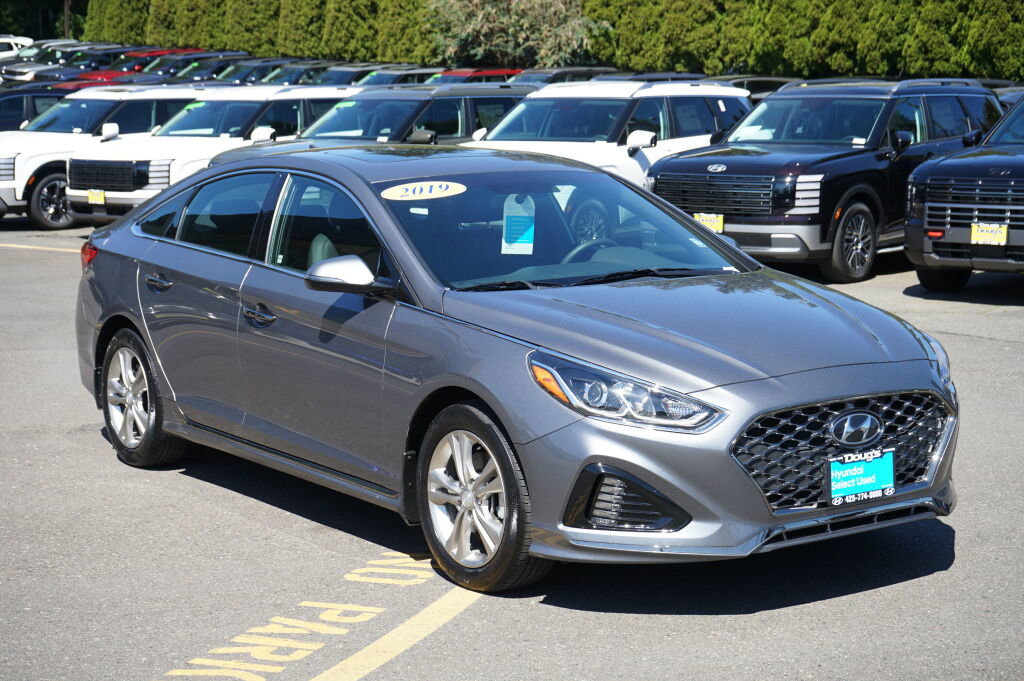 Used 2019 Hyundai Sonata Sport w/ Winter Weather Package FWD image 3