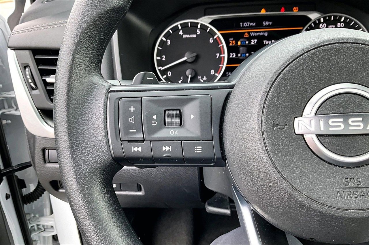 Used 2024 Nissan Rogue SV image 26