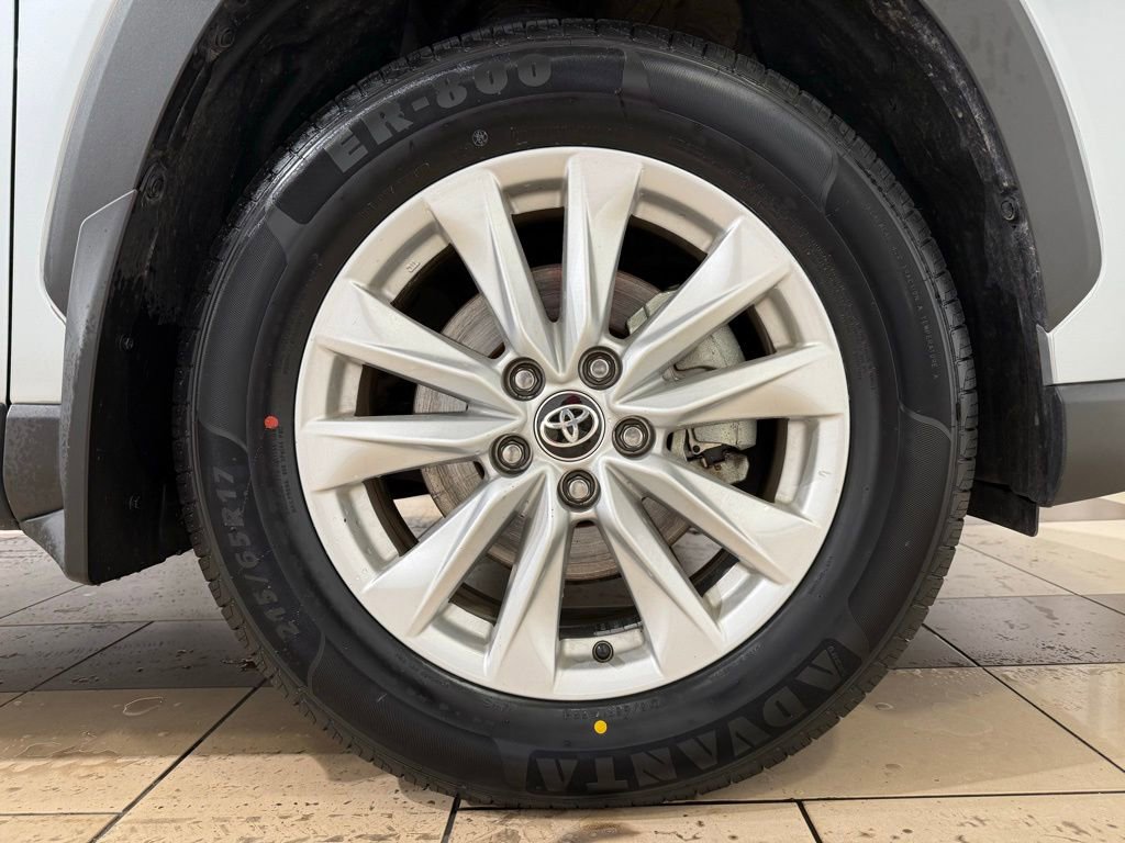 Certified 2023 Toyota Corolla Cross LE image 9