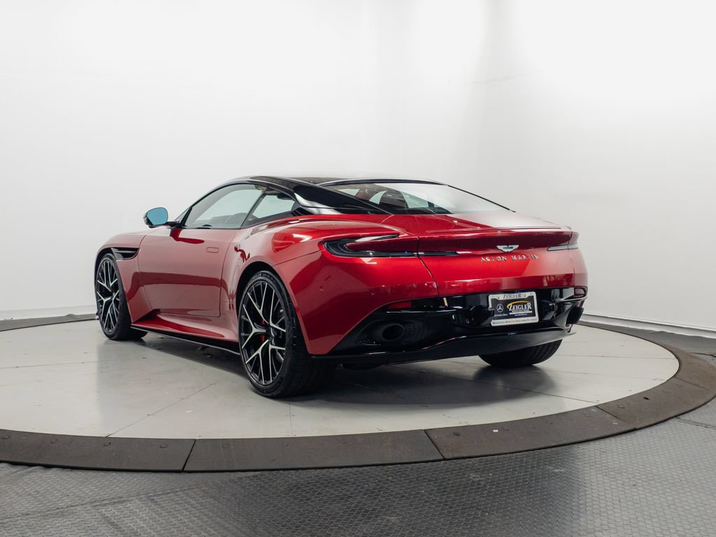 Used 2024 Aston Martin DB12 Coupe RWD image 28