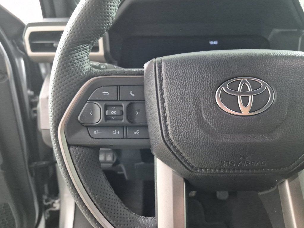 Used 2025 Toyota Tacoma 4x4 Double Cab Hybrid image 14