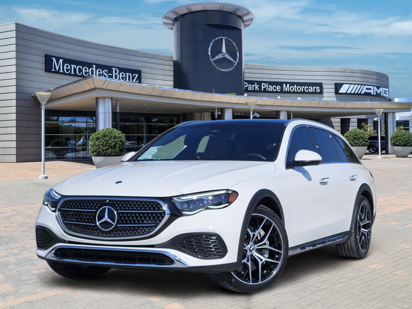 Used 2025 Mercedes-Benz E 450 4MATIC All-Terrain Wagon image 1