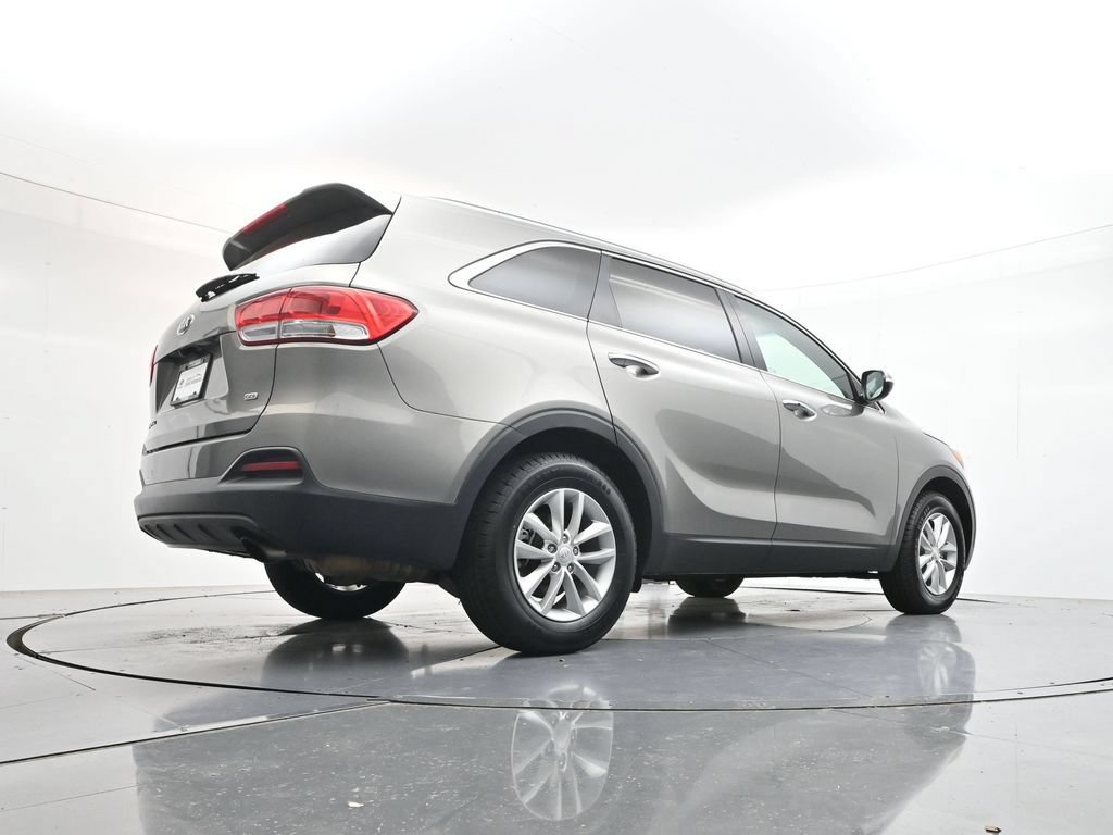 Used 2017 Kia Sorento FWD image 39