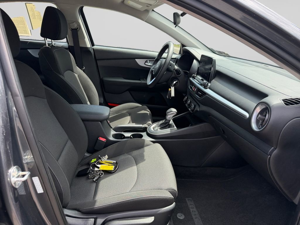 Certified 2023 Kia Forte LXS FWD image 17