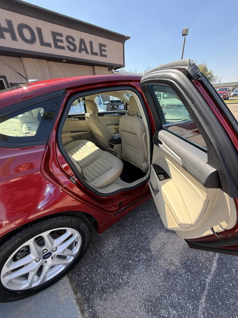 Used 2013 Ford Fusion SE FWD image 17