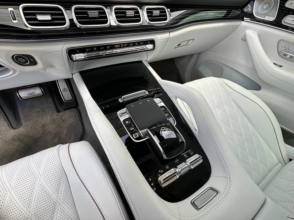 Used 2025 Mercedes-Benz Maybach GLS 600 4MATIC image 31