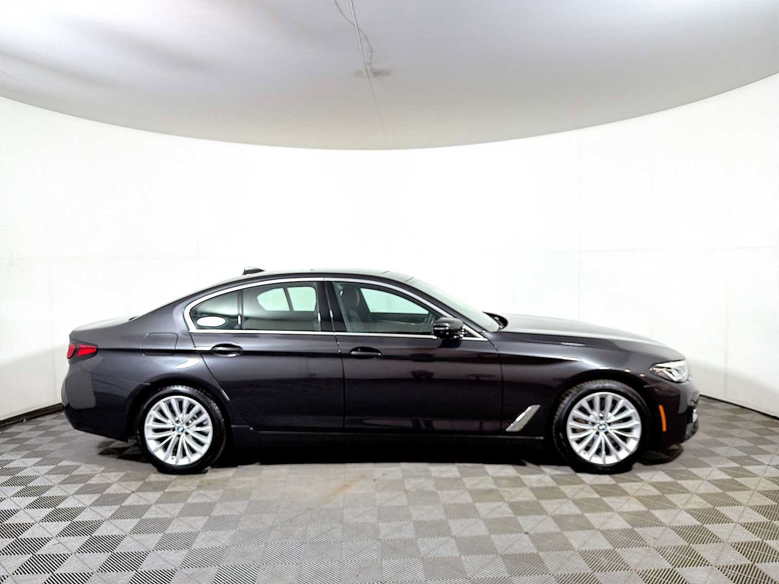 Used 2023 BMW 530i xDrive w/ Convenience Package AWD/4WD image 7