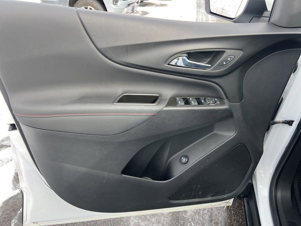Used 2023 Chevrolet Equinox RS image 22