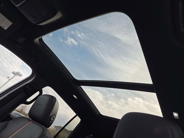 New 2026 Chevrolet Traverse RS w/ LPO, Floor Liner Package image 6