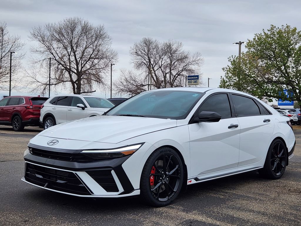 Used 2025 Hyundai Elantra N image 3