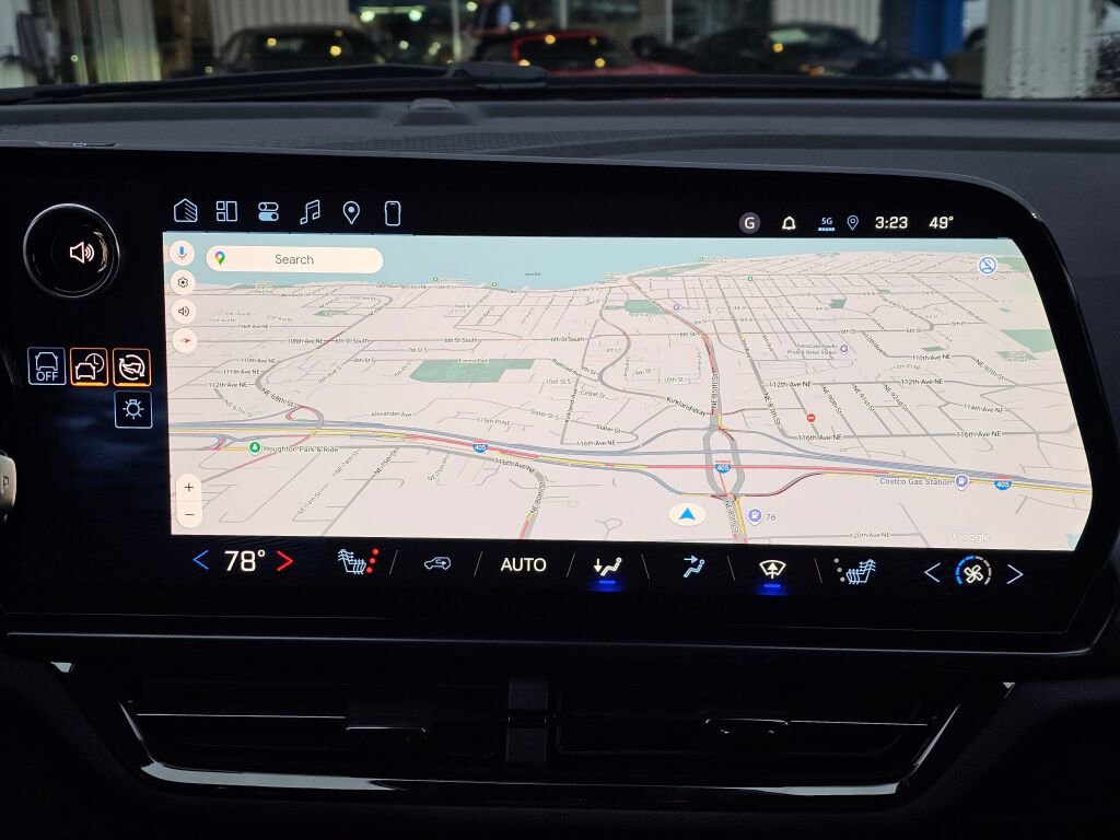 New 2026 Chevrolet Equinox EV RS image 13