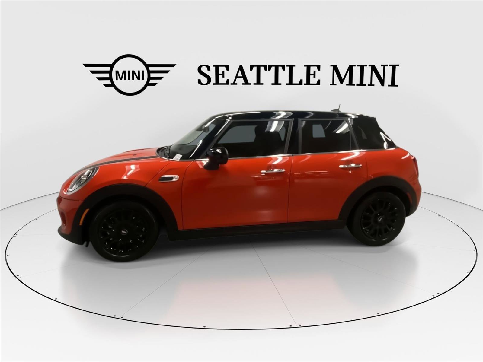 Used 2020 MINI Cooper 4-Door Hardtop FWD image 6