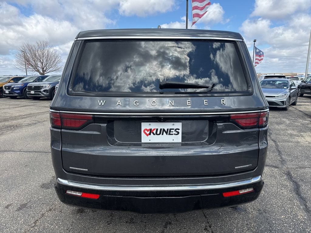 Used 2023 Jeep Wagoneer Series II w/ Flexible Seating Group AWD/4WD image 6