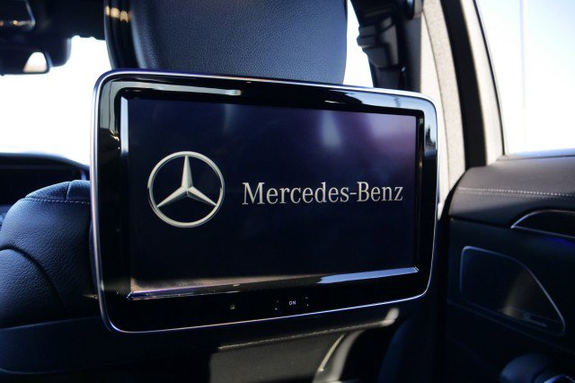 Used 2017 Mercedes-Benz S 550 4MATIC Sedan image 44