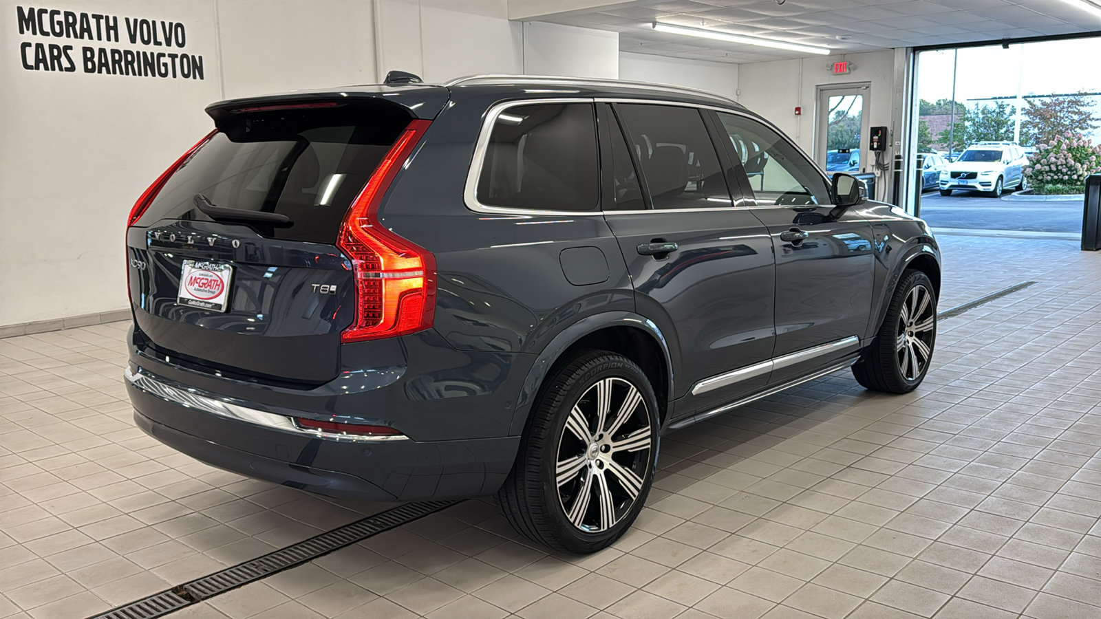 Used 2025 Volvo XC90 T8 Plus w/ Protection Package AWD/4WD image 5