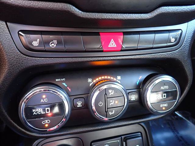 Used 2016 Jeep Renegade Trailhawk w/ Popular Equipment Group AWD/4WD image 19