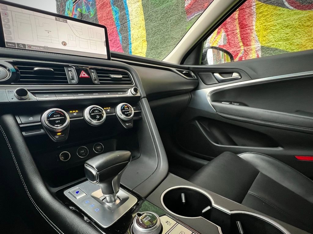 Used 2022 Genesis G70 2.0T image 45