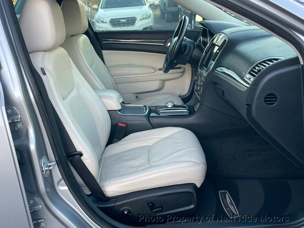 Used 2016 Chrysler 300 Limited image 8