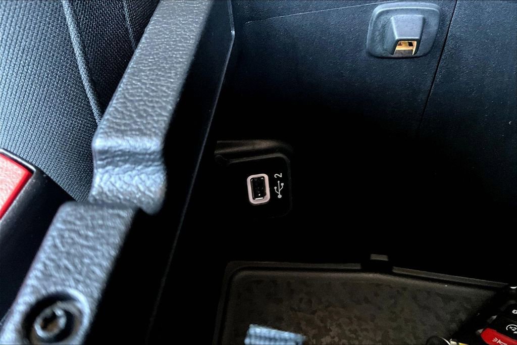 Used 2022 Jeep Wrangler Unlimited Sahara w/ Cold Weather Group AWD/4WD image 16