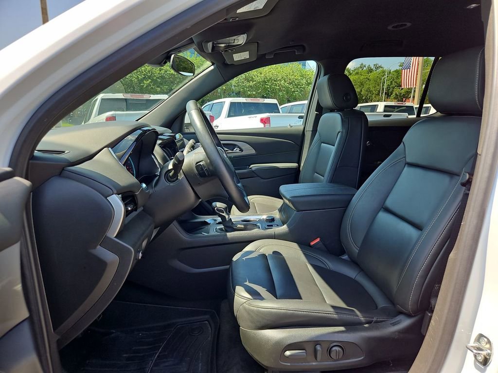 Used 2023 Chevrolet Traverse LT FWD image 19